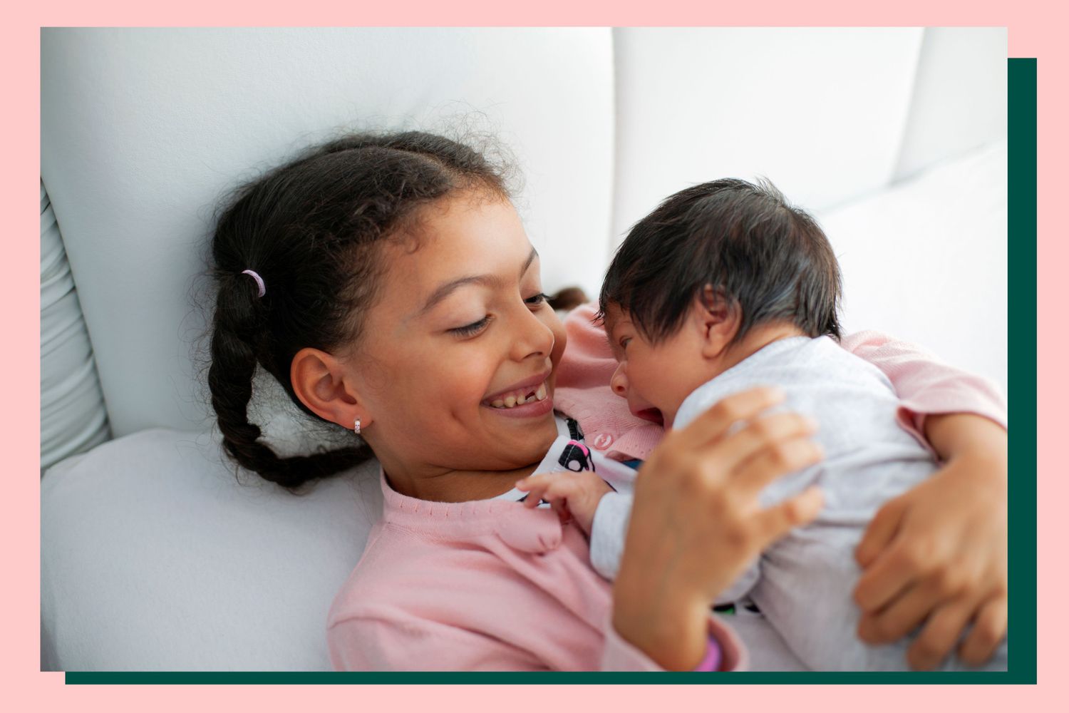 Newborns Are ‘Gifting’ Older Siblings To Ease Transition