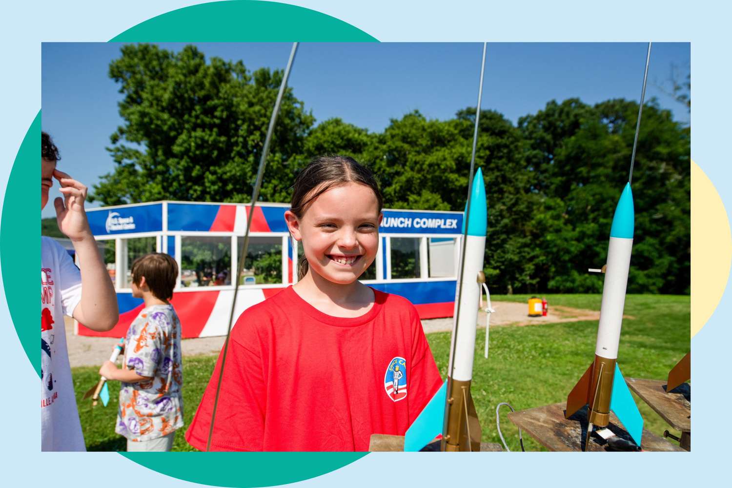 Little Girl Sells Lemonade To Raise Money For Space Camp