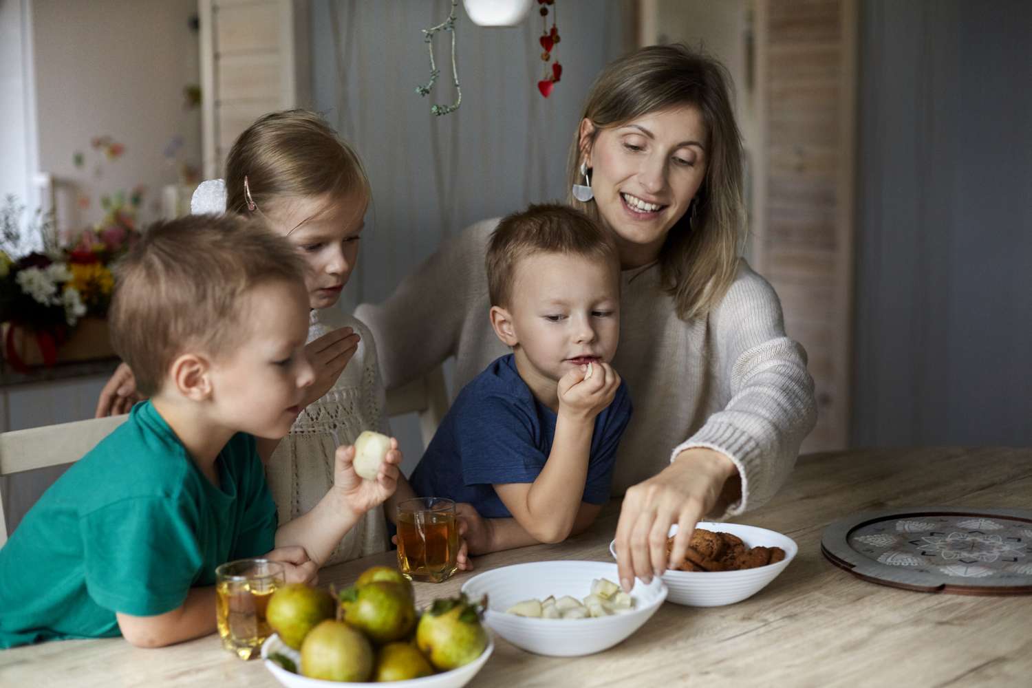 What Are the Essential Nutrients in a Healthy After-School Snack?