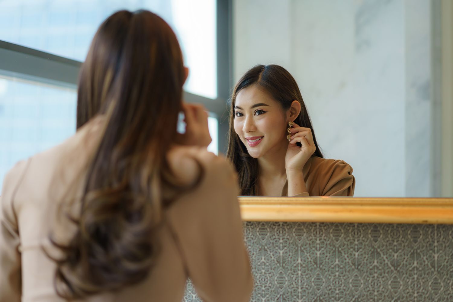 These Under-$20 Jewelry Pieces Get My Teen & Me Out the Door Fast